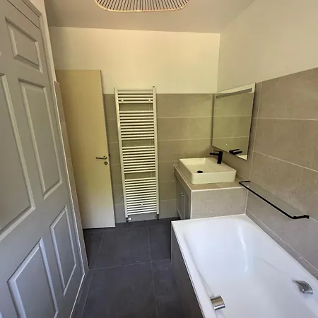 Les Amandiers Clim Piscine 5ch Villa *